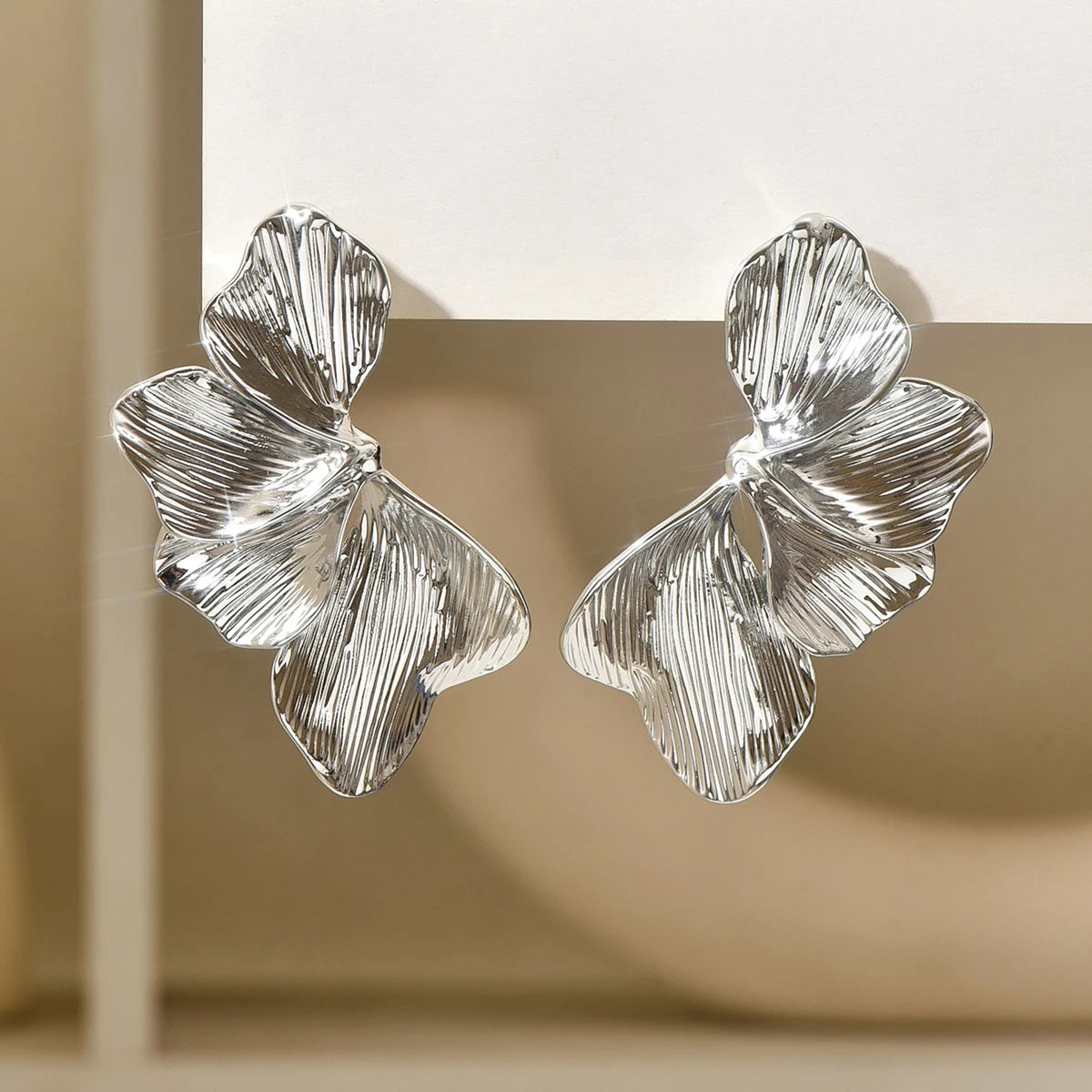 Pearls Bow Earrings