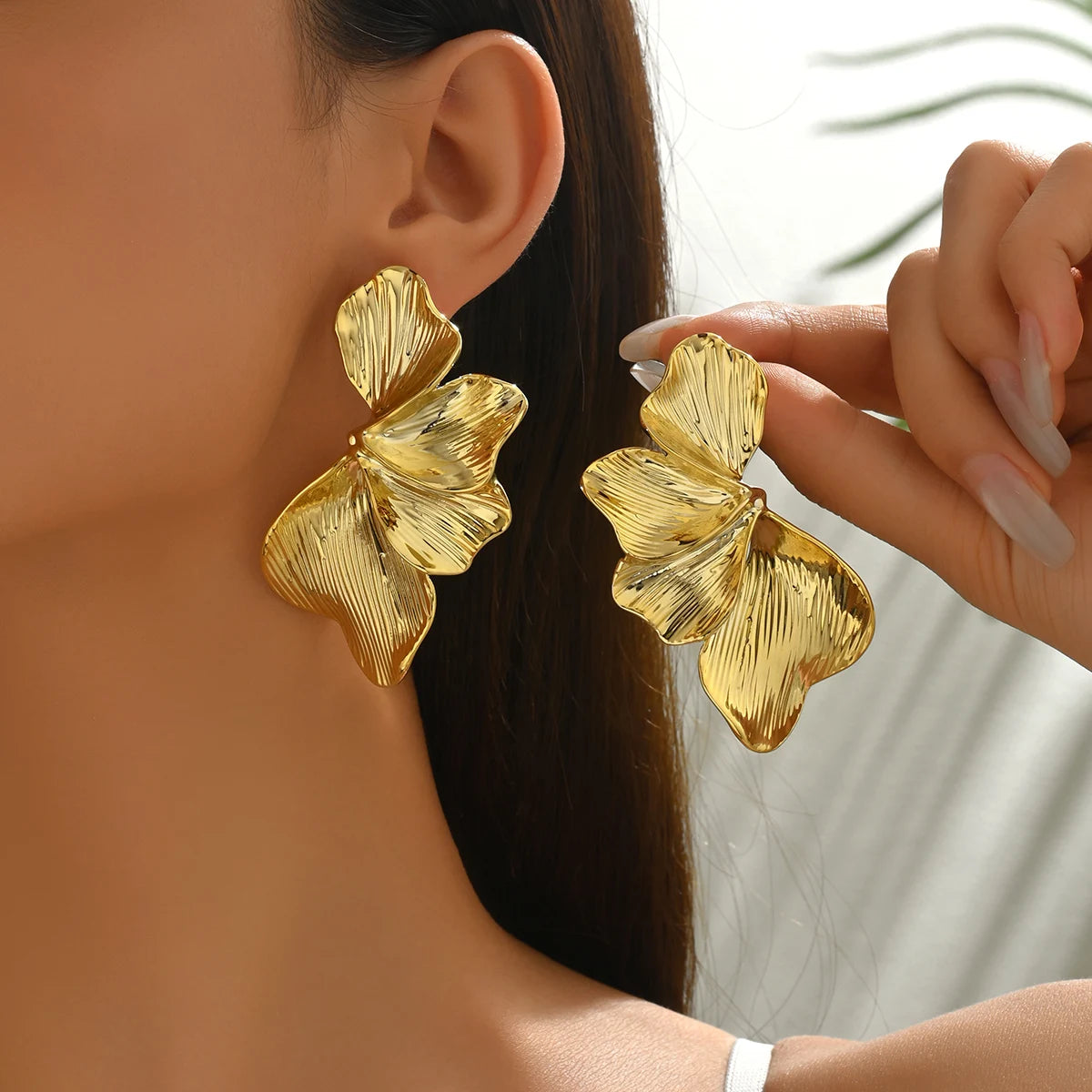 Pearls Bow Earrings