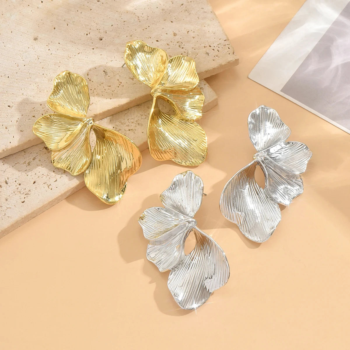 Pearls Bow Earrings